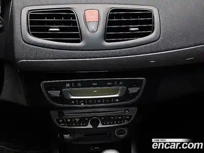 Renault SM3 2011 1.6 Автомат в Москве № 226396, миниатюра 9