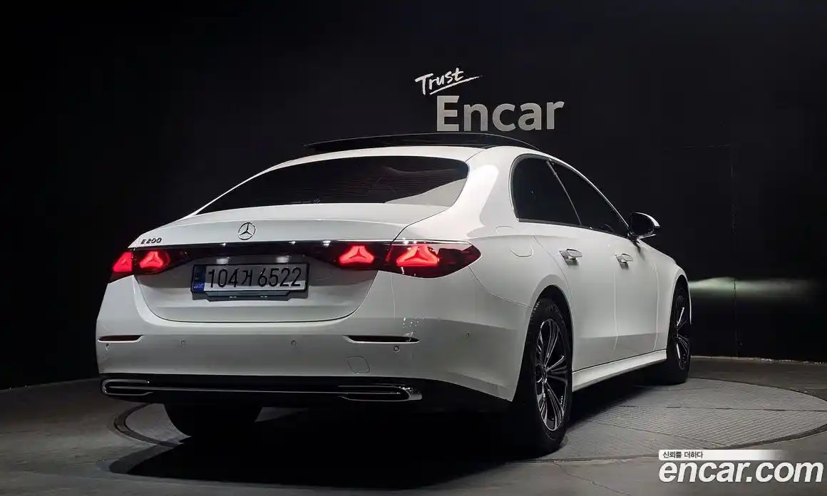 Mercedes-Benz E-Class 2024 2.0 Автомат в Москве № 229416, фото 16