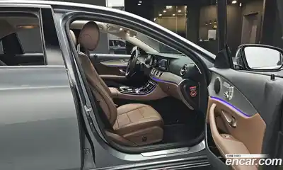 Mercedes-Benz E-Class 2018 2.0 Автомат в Москве № 229545, миниатюра 11