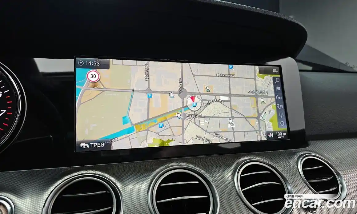 Mercedes-Benz E-Class 2018 2.0 Автомат в Москве № 229545, фото 14