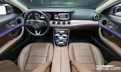 Mercedes-Benz E-Class 2018 2.0 Автомат в Москве № 229545, миниатюра 7