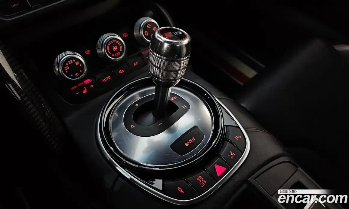 Audi R8 2015 5.2 Автомат в Москве № 230172, фото 9