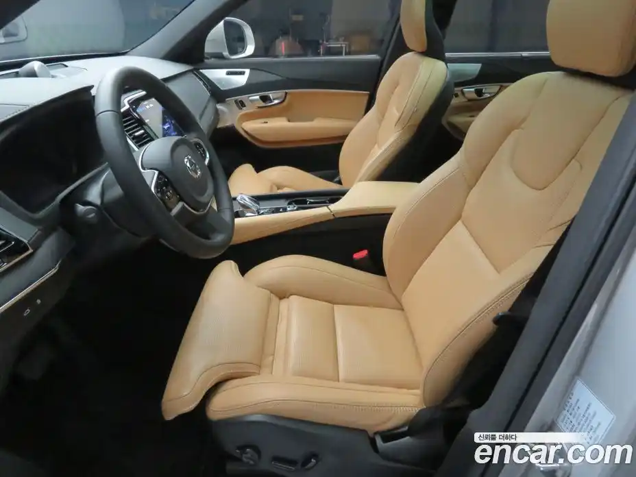 Volvo XC90 2024 2.0 Автомат в Москве № 230866, фото 14