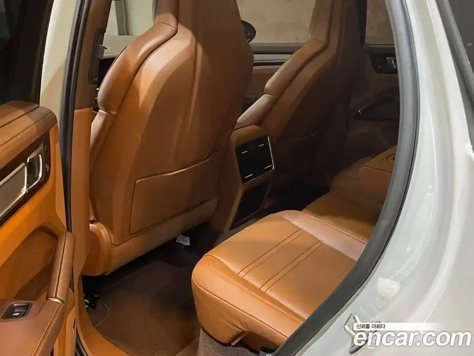 Porsche Cayenne 2023 3.0 Автомат в Москве № 231073, фото 14