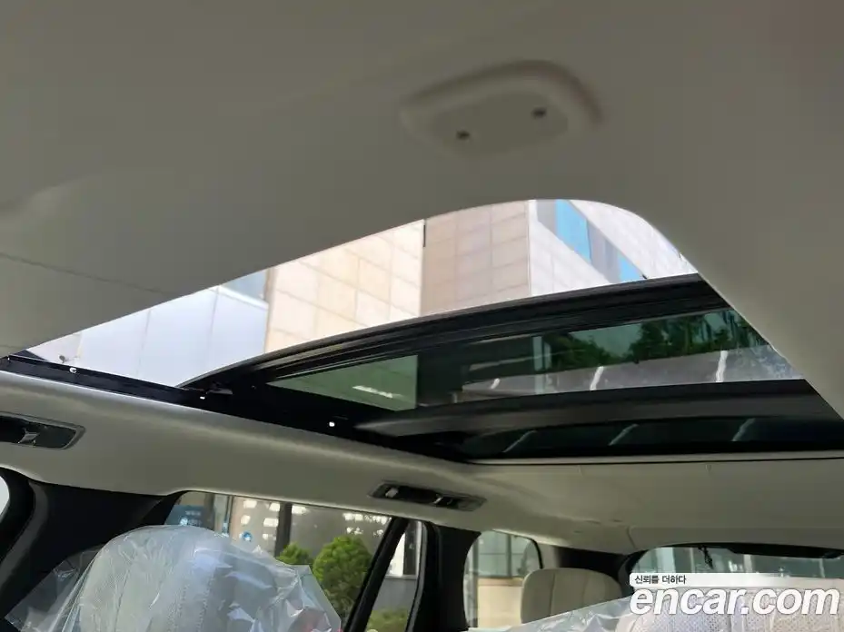 Land Rover Range-Rover 2024 4.4 Автомат в Москве № 231306, фото 17