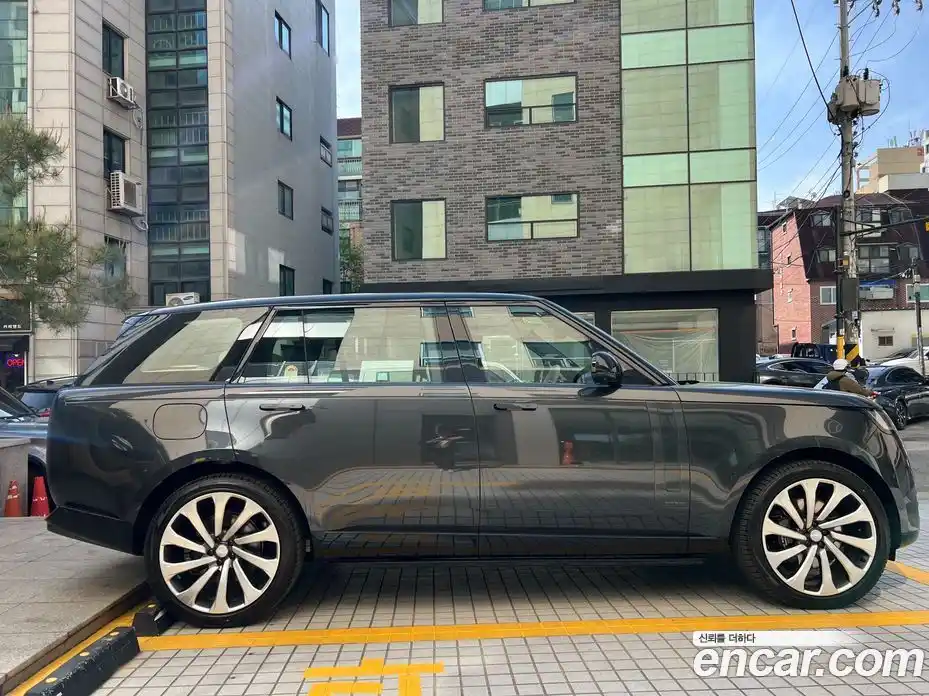 Land Rover Range-Rover 2024 4.4 Автомат в Москве № 231306, фото 5