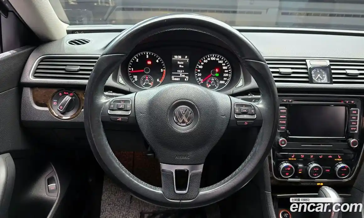 Volkswagen Passat 2015 2.0 Автомат в Москве № 232239, фото 20