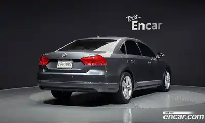 Volkswagen Passat 2015 2.0 Автомат в Москве № 232239, миниатюра 3