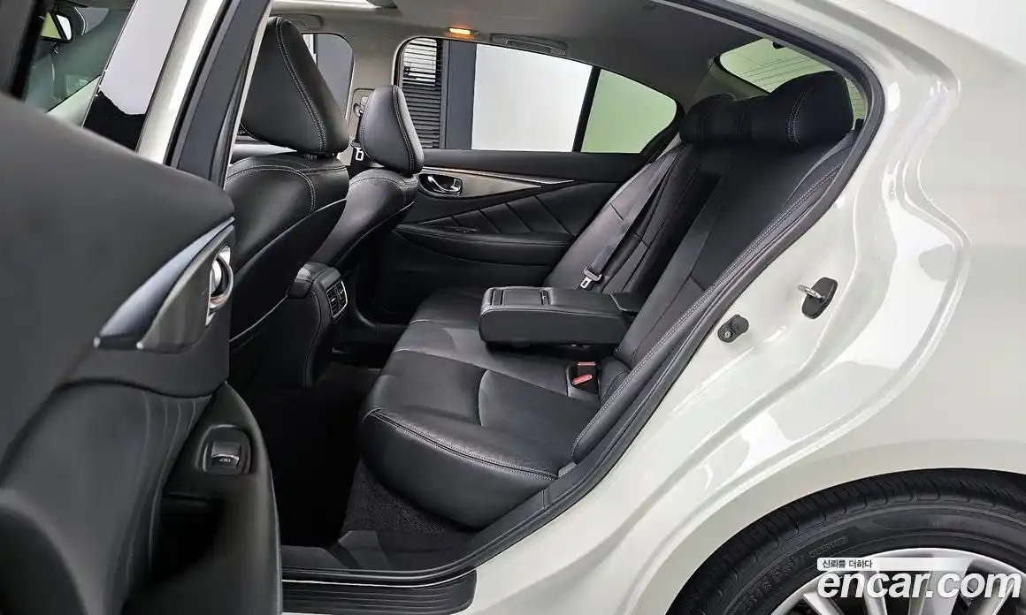 Infiniti Q50 2020 3.0 Автомат в Москве № 247107, фото 19