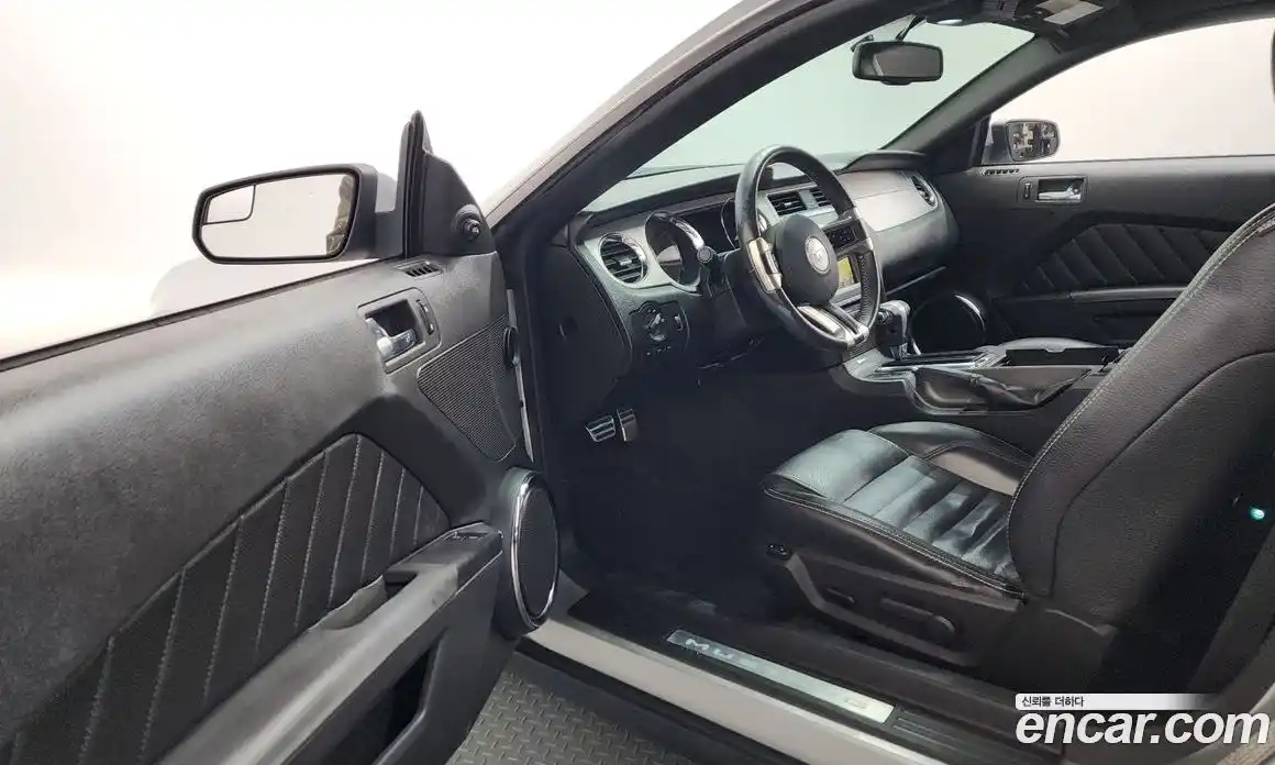 Ford Mustang 2011 3.7 Автомат в Москве № 273481, фото 10