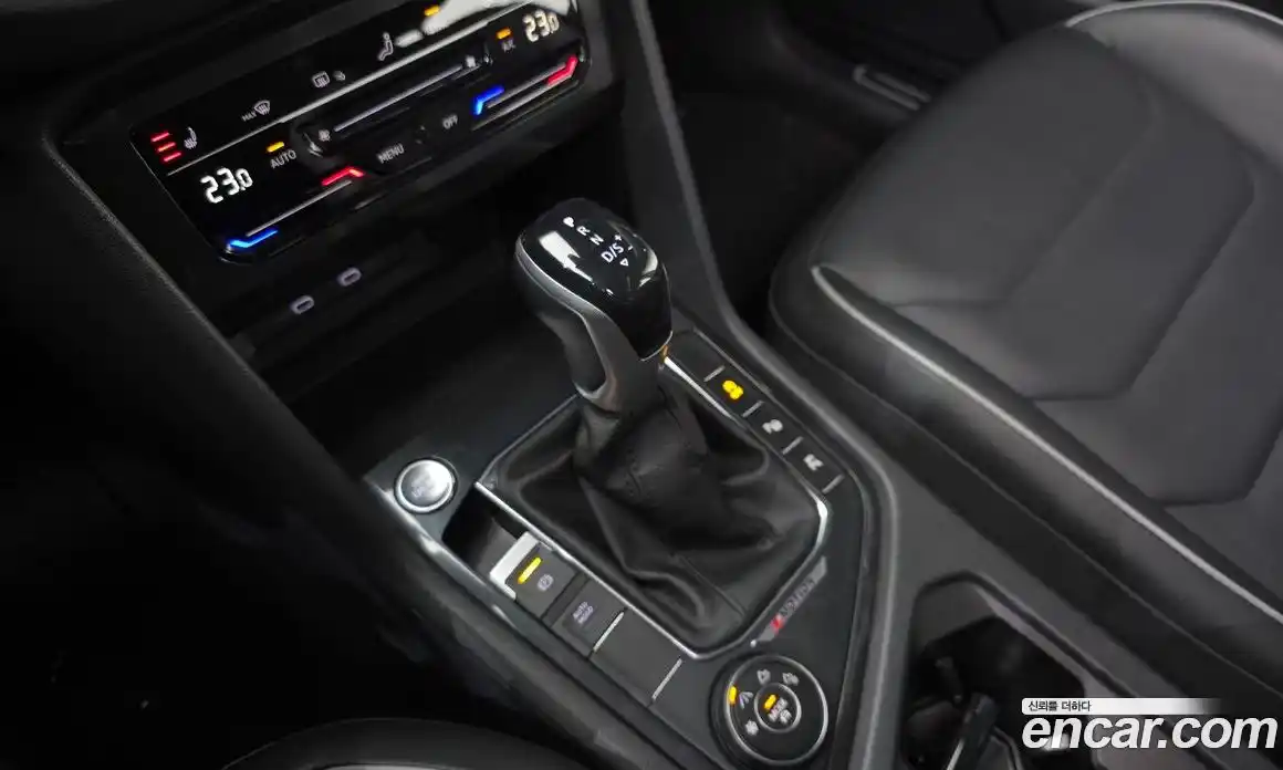 Volkswagen Tiguan 2022 2.0 Автомат в Москве № 276368, фото 17