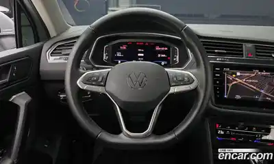 Volkswagen Tiguan 2022 2.0 Автомат в Москве № 276368, миниатюра 3