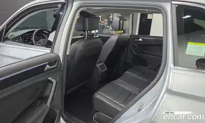 Volkswagen Tiguan 2022 2.0 Автомат в Москве № 276368, миниатюра 6