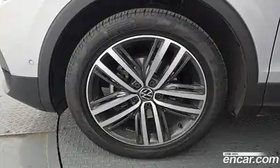 Volkswagen Tiguan 2022 2.0 Автомат в Москве № 276368, миниатюра 8