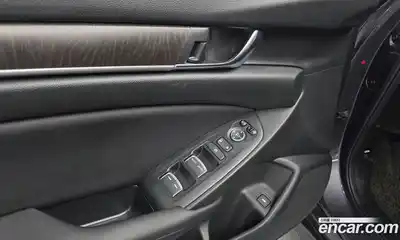 Honda Accord 2019 1.5 Автомат в Москве № 280079, миниатюра 5