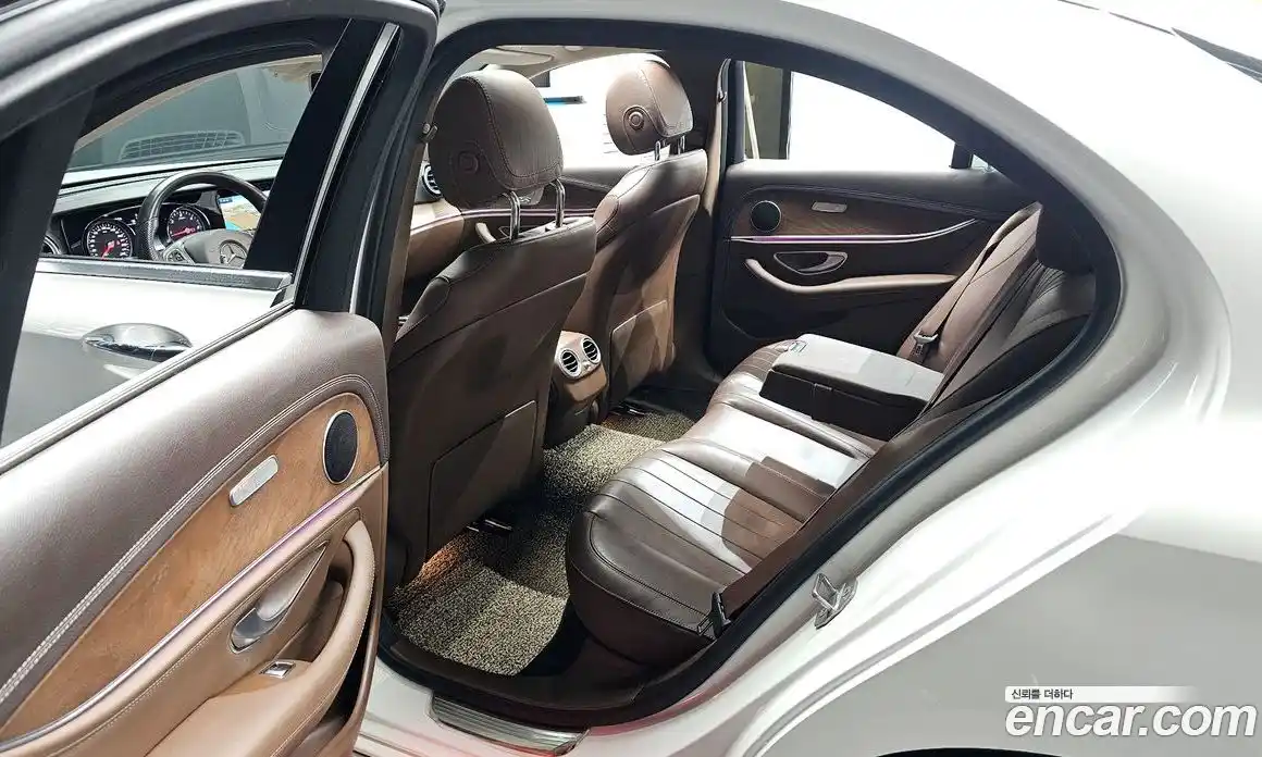 Mercedes-Benz E-Class 2017 1.9 Автомат в Москве № 292553, фото 16