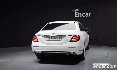 Mercedes-Benz E-Class 2017 1.9 Автомат в Москве № 292553, миниатюра 9