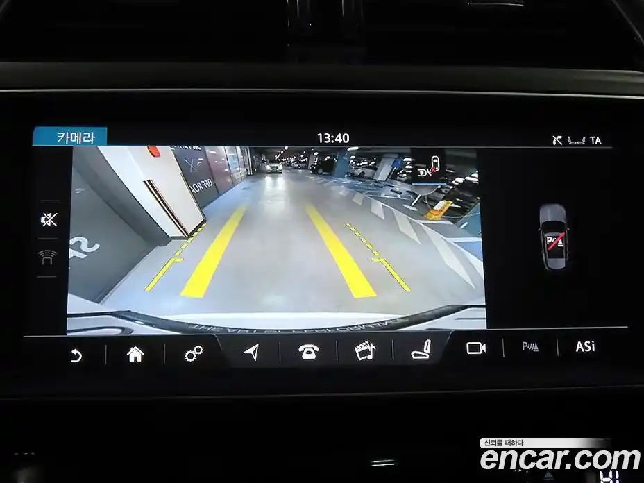 Jaguar F-Pace 2017 2.0 Автомат в Москве № 320141, фото 14