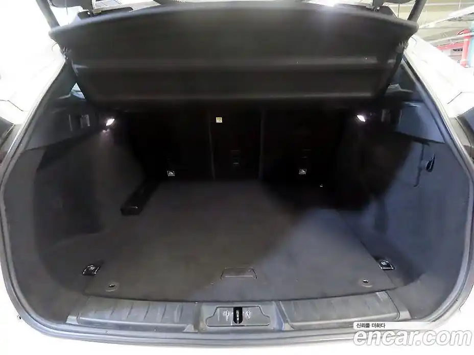 Jaguar F-Pace 2017 2.0 Автомат в Москве № 320141, фото 16