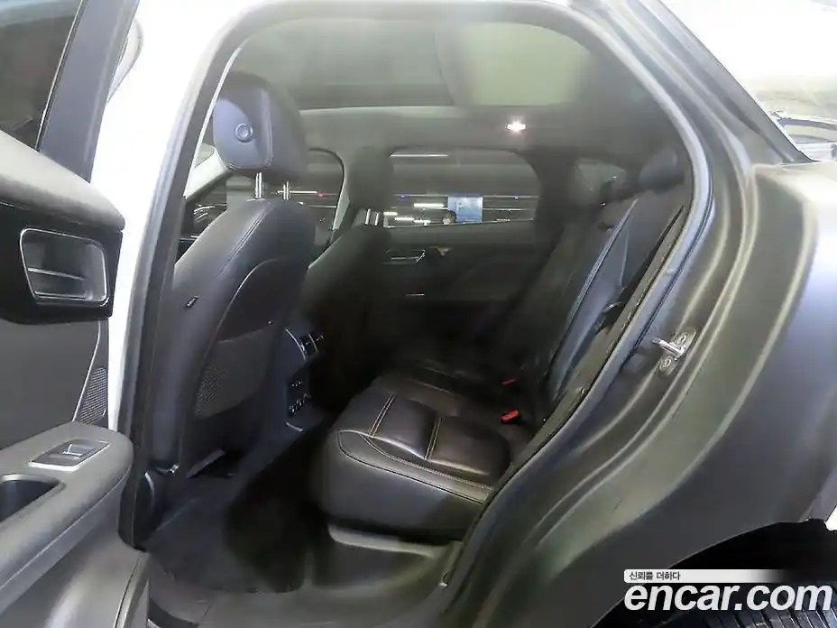 Jaguar F-Pace 2017 2.0 Автомат в Москве № 320141, фото 7