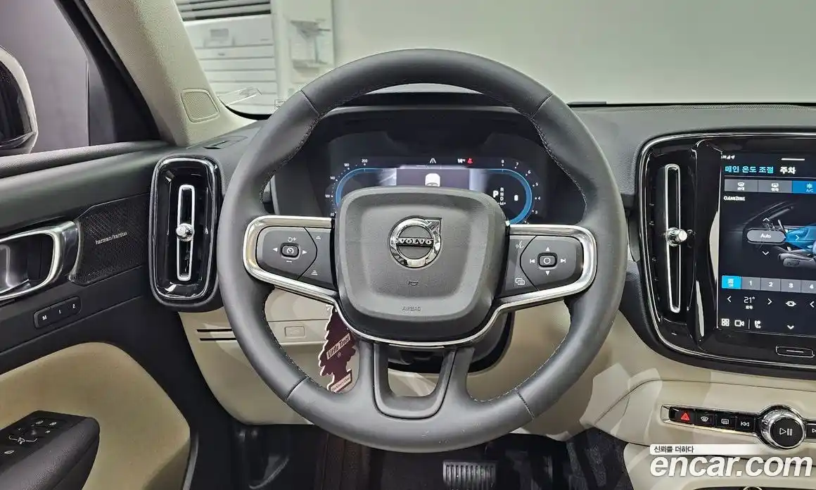 Volvo XC40 2024 2.0 Автомат в Москве № 326031, фото 20