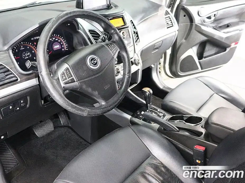 SsangYong Korando 2015 2.0 Автомат в Москве № 33932, фото 17