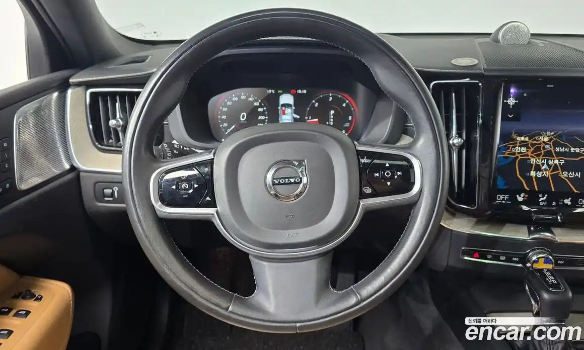 Volvo XC60 2018 2.0 Автомат в Москве № 344237, фото 15