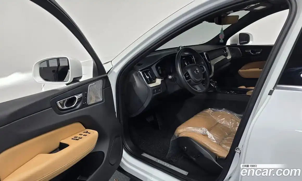 Volvo XC60 2018 2.0 Автомат в Москве № 344237, фото 6