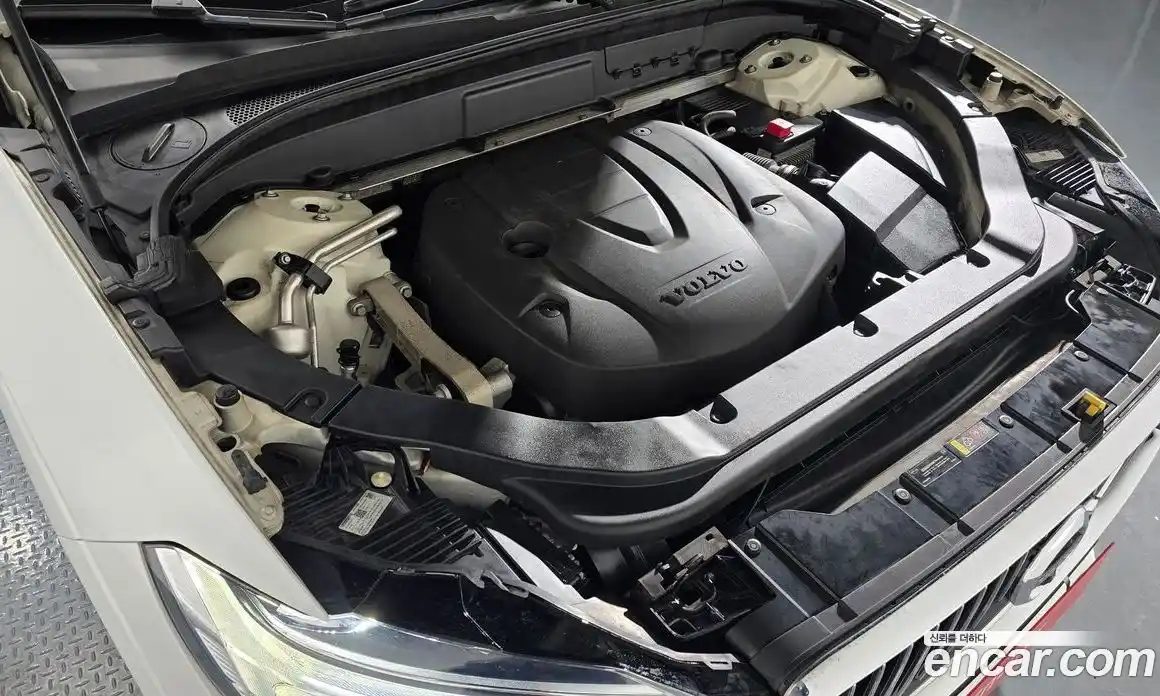 Volvo XC60 2018 2.0 Автомат в Москве № 344237, фото 7