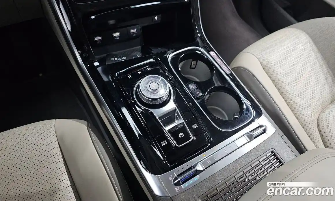 Kia Canival 2022 3.5 Автомат в Москве № 358873, фото 9