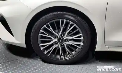 Kia K3 2023 1.6 Автомат в Москве № 384275, миниатюра 5