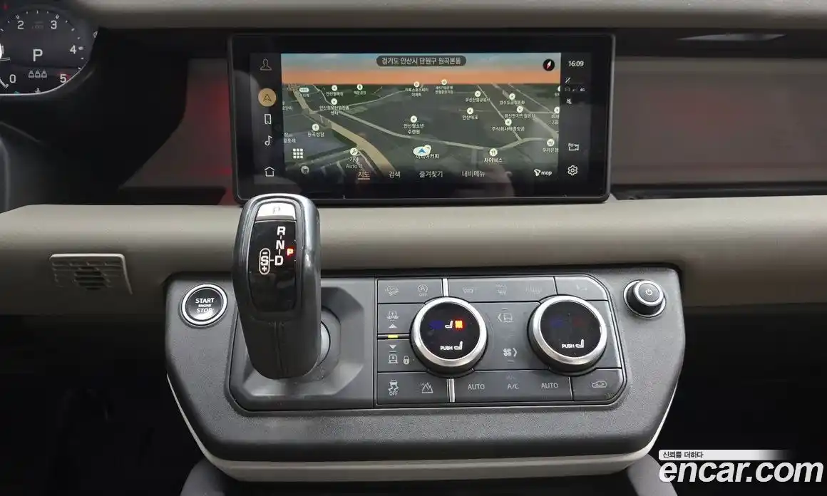 Land Rover Defender 2020 2.0 Автомат в Москве № 392372, фото 17