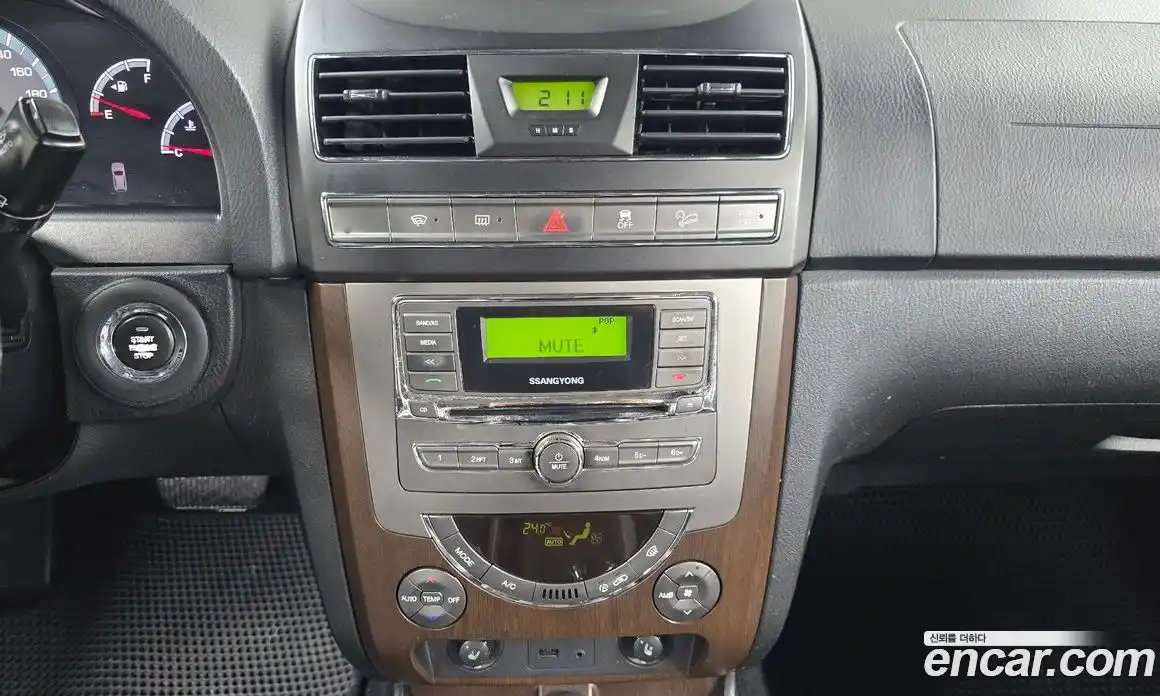 SsangYong Rexton 2013 2.0 Автомат в Москве № 421489, фото 16