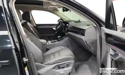 Volkswagen Touareg 2023 3.0 Автомат в Москве № 428928, миниатюра 11