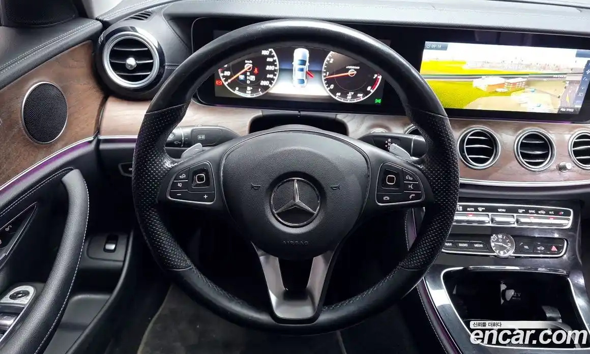 Mercedes-Benz E-Class 2017 2.0 Автомат в Москве № 466855, фото 13