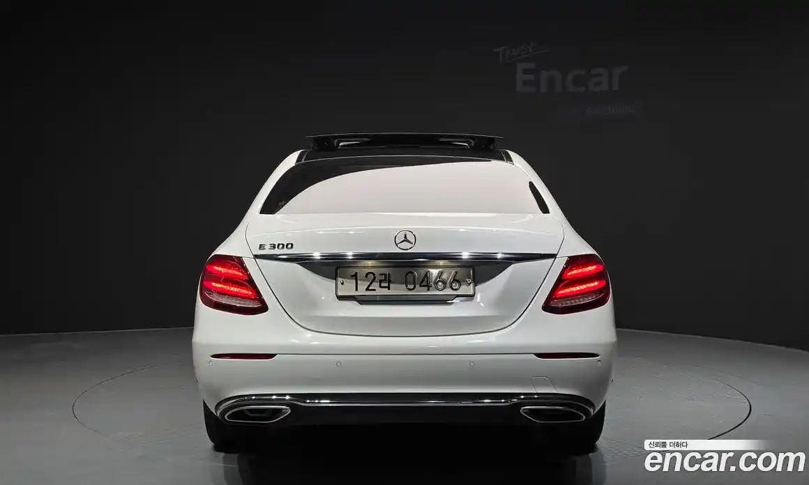 Mercedes-Benz E-Class 2017 2.0 Автомат в Москве № 466855, фото 4