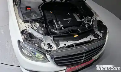 Mercedes-Benz E-Class 2017 2.0 Автомат в Москве № 466855, миниатюра 6