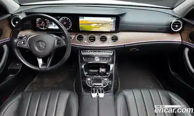 Mercedes-Benz E-Class 2017 2.0 Автомат в Москве № 466855, миниатюра 7