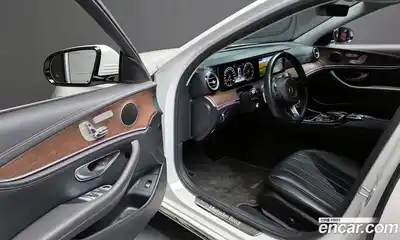 Mercedes-Benz E-Class 2017 2.0 Автомат в Москве № 466855, миниатюра 10