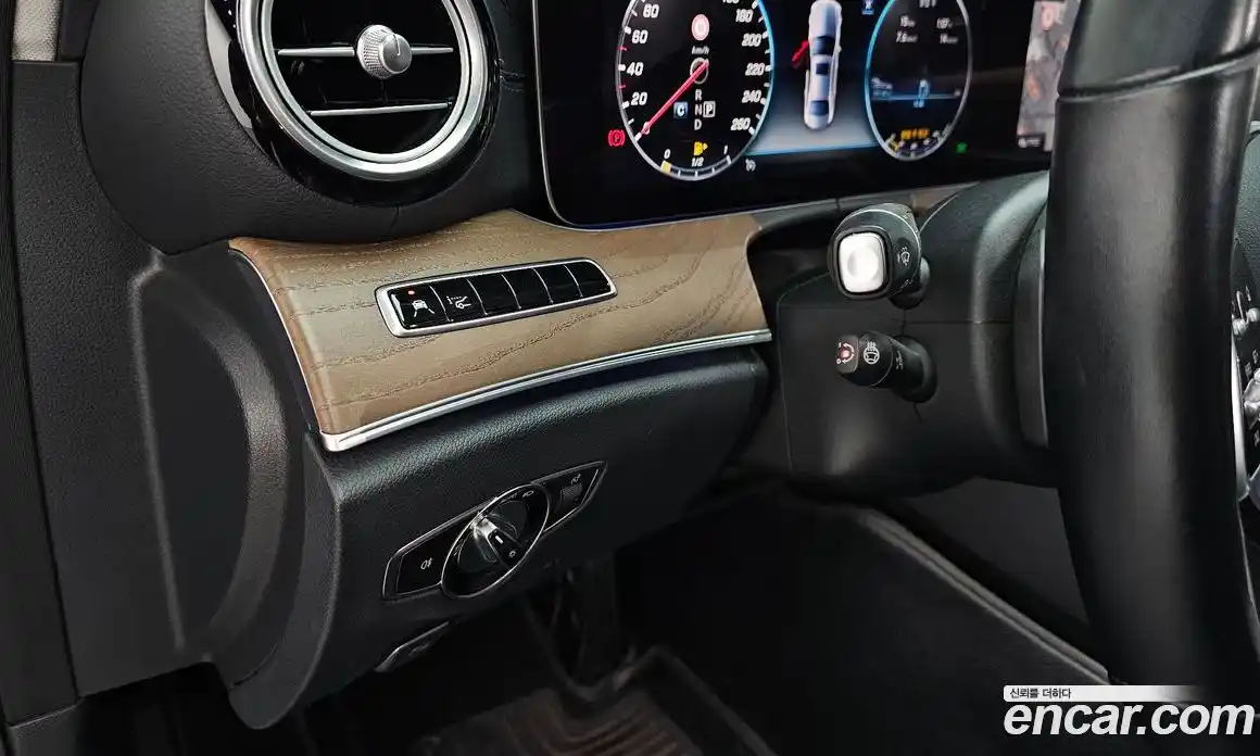 Mercedes-Benz E-Class 2019 2.0 Автомат в Москве № 467797, фото 18