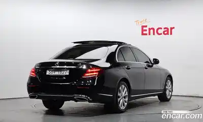 Mercedes-Benz E-Class 2019 2.0 Автомат в Москве № 467797, миниатюра 2