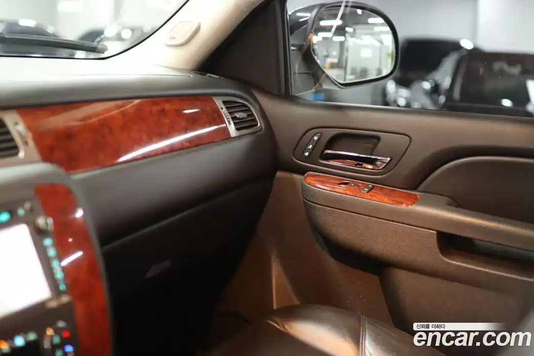 Chevrolet Surburban 2012 5.3 Автомат в Москве № 475099, фото 11