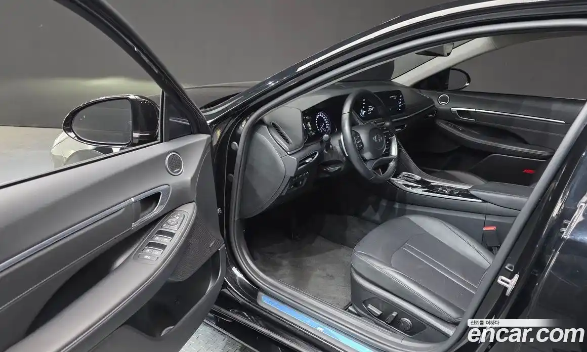 Hyundai Sonata 2023 2.0 Автомат в Москве № 50007, фото 10