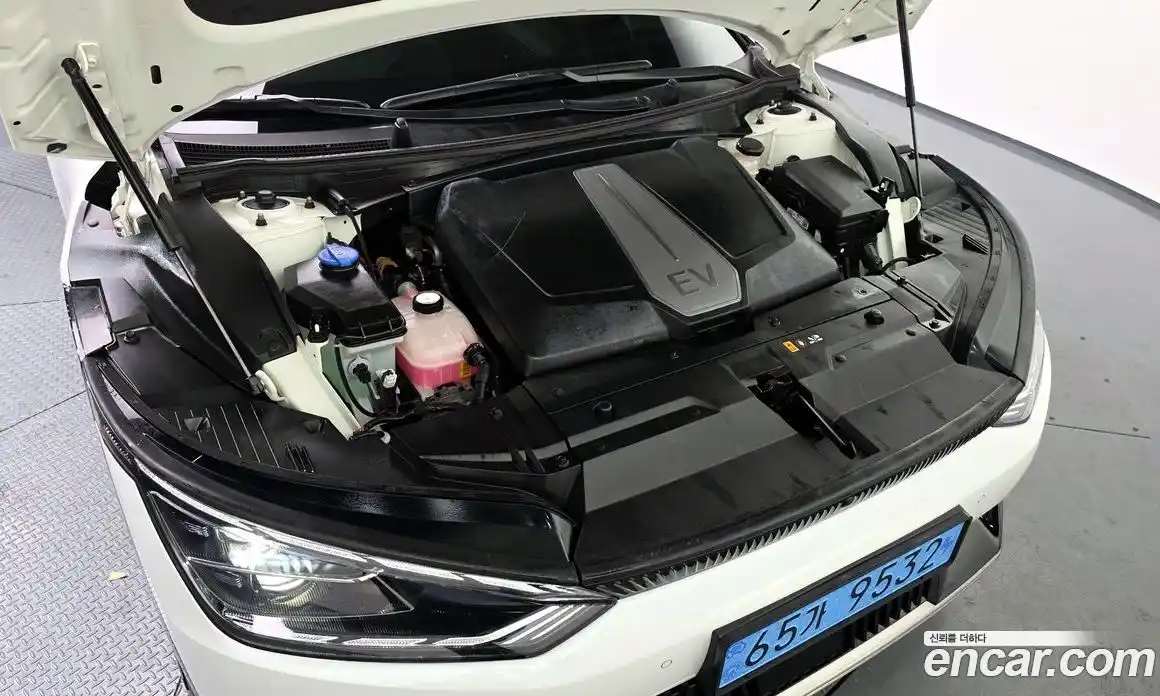 Kia EV6 2022 0.1 Автомат в Москве № 659, фото 3