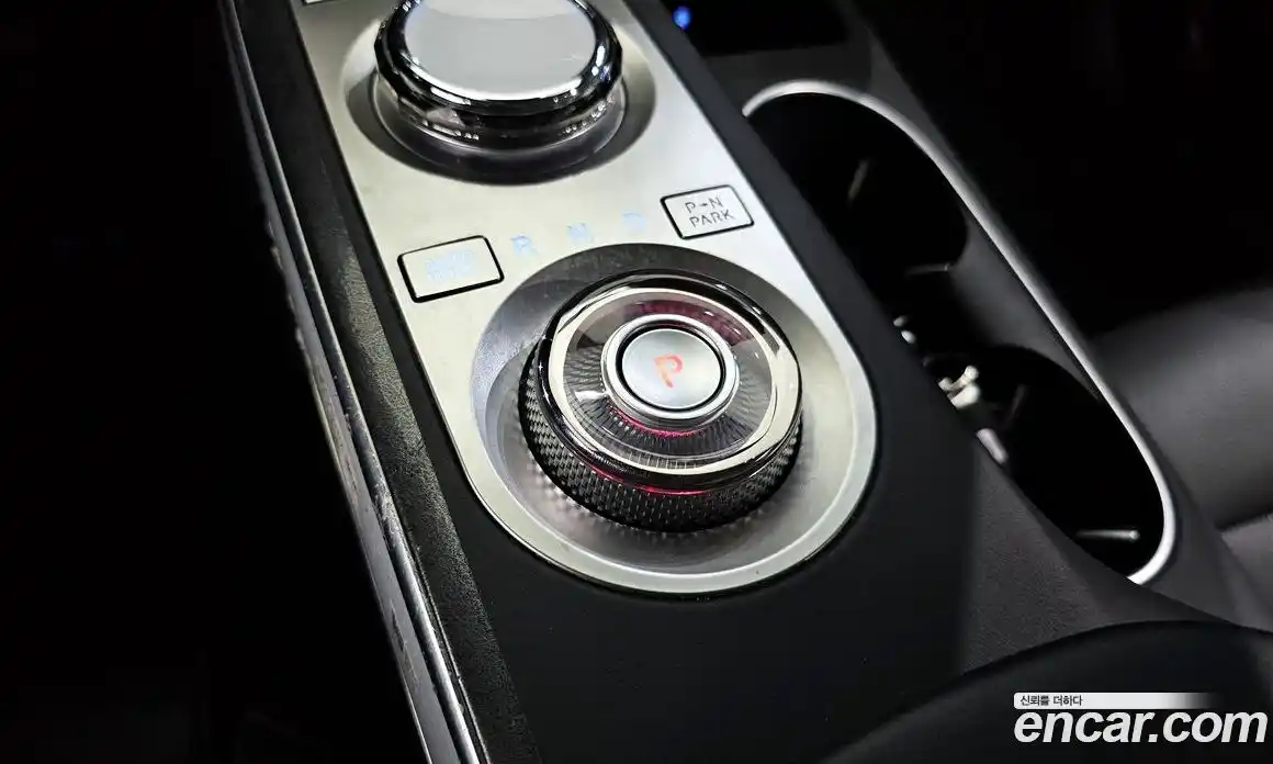 Genesis GV70 2023 2.2 Автомат в Москве № 10133, фото 2