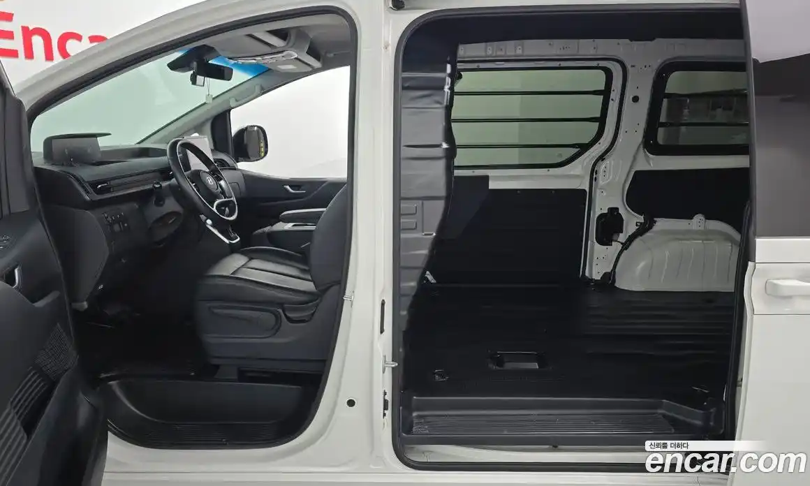 Hyundai Staria 2023 2.2 Автомат в Москве № 107893, фото 9