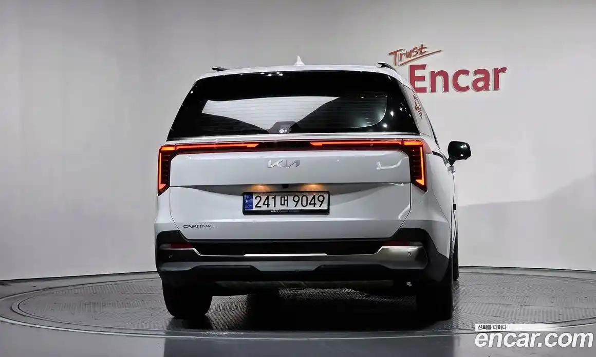 Kia Canival 2024 2.2 Автомат в Москве № 120186, фото 4