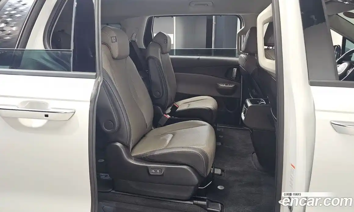 Kia Canival 2025 3.5 Автомат в Москве № 128142, фото 14