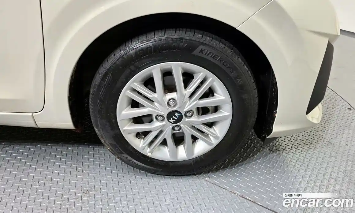 Kia Morning 2021 1.0 Автомат в Москве № 133345, фото 16