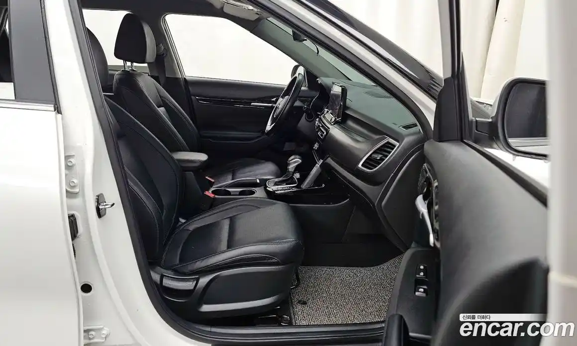 Kia Seltos 2021 1.6 Автомат в Москве № 133902, фото 6